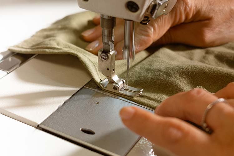 fotografía de Ajustes de vestidos  hecho por Jardinería Gartalia en Valencia